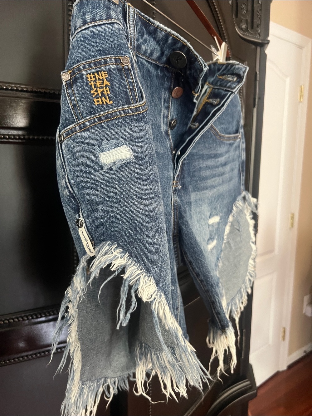 One Teaspoon Frankies Frayed Hem Distressed Denim Shorts - Blue - Picture 5 of 5